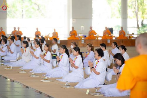 ภาพ No.208352:พิธีสวดพระพุทธมนต์ และถวายภัตตาหารเมนูสวรรค์แด่พระภิกษุ สามเณร วันที่ 15 กุมภาพันธ์ พ.ศ. 2568 ณ หอฉันคุณยายอาจารย์ฯ วัดพระธรรมกาย