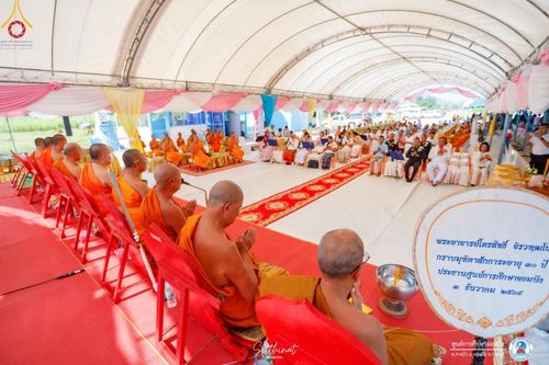 ภาพ No.161048:พิธีถวายมหาสังฆทาน 31 วัด , พิธีบุพเปตพลี , พิธีไถ่ชีวิตโค และ ปล่อยพันธ์ุปลาจำนวน 50,000 ชีวิต ณ ศูนย์การศึกษาจอมบึง ต.รางบัว อ.จอมบึง จ.ราชบุรี วันที่ 28 กันยายน พ.ศ. 2567