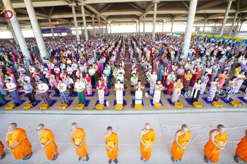 ภาพ No.100028:พิธีทอดผ้าป่า เมียนมาร์ และพิธีสวดธรรมจักร ครั้งที่ 5 ประจำปี พ.ศ. 2566 วันอาทิตย์ที่ 3 ธันวาคม พ.ศ. 2566