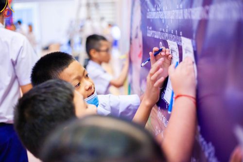 ภาพ No.103625:วันรวมพลังเด็กดี V-star ผู้นำฟื้นฟูศีลธรรมโลก จังหวัดสมุทรปราการ วันพุธที่ 20 ธันวาคม พ.ศ. 2566 ณ เมืองโบราณ จ.สมุทรปราการ