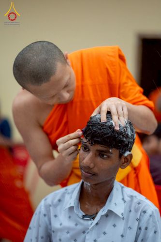 ภาพ No.231030:วันที่ 1 กรกฎาคม พ.ศ. 2568 โครงการบรรพชาสามเณร 300 รูป ถวายเป็นพุทธบูชา  วันอาสาฬหบูชา ณ จุดกำเนิดพระรัตนตรัย  ต้นแหล่งธัมมจักกัปปวัตตนสูตร เมืองพาราณสี  สารนาถ ประเทศอินเดีย