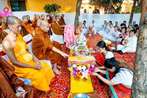 ภาพ No.176101:พิธีทอดผ้าป่าสมทบกฐิน ณ วัดพุทธคยา บานา วิหาร เมืองคยา รัฐพิหาร ประเทศอินเดีย โดยมูลนิธิธรรมกาย ในนามหลวงพ่อธัมมชโย  วันที่ 12 พฤศจิกายน พ.ศ. 2567