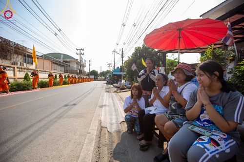 ภาพ No.107848:พิธีต้อนรับพระธรรมยาตรา ในโครงการธรรมยาตรากตัญญูบูชา มหาปูชนียาจารย์ พระมงคลเทพมุนี(สด จนฺทสโร) พระผู้ปราบมาร อนุสรณ์สถาน 7 แห่ง ปีที่ 12 วันที่ 7 มกราคม พ.ศ. 2567 ณ อนุสรณ์สถานคลองบางนางแท่น  อ.สามพราน จ.นครปฐม