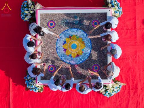 ภาพ No.162077:พิธีโปรยรัตนชาติ ลานอเนกประสงค์พญานาค 4 ตระกูล วันพฤหัสบดีที่ 17 ตุลาคม พ.ศ. 2567 ณ พุทธอุทยานนานาชาติ จังหวัดหนองคาย