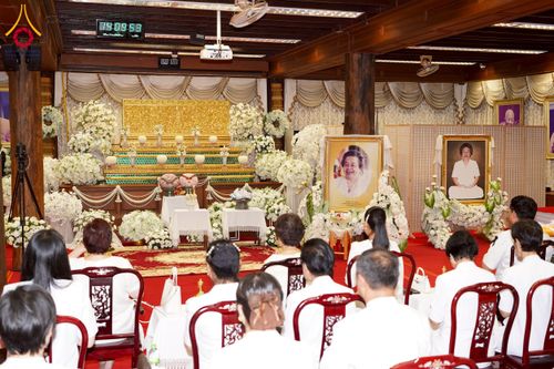 ภาพ No.270776:วันที่ 18 พฤศจิกายน พ.ศ. 2568 วัดพระธรรมกาย เป็นเจ้าภาพบำเพ็ญกุศล  คุณยายอาจารย์ ดร.ตรีธา เนียมขำ  อดีตนายกสมาคมศิษย์หลวงพ่อวัดปากน้ำ ณ ศาลาสตมานุสรณ์ (ศาลาเรือนไทย) วัดปากน้ำ  พระอารามหลวง เขตภาษีเจริญ กรุงเทพมหานคร