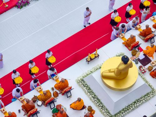 ภาพ No.236916:วันอาทิตย์ที่ 10 สิงหาคม พ.ศ. 2568 มหาสังฆทานครั้งยิ่งใหญ่ ตักบาตรพระ 10,000 รูป ถ.นิพัทธ์อุทิศ 3 ใจกลางนครหาดใหญ่ จ.สงขลา