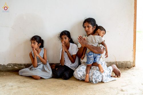 ภาพ No.262986:วันที่ 22 ตุลาคม พ.ศ. 2568 พิธีทอดกฐินสมทบ วัดกัลยาณมิตรต่างประเทศ  บูชาธรรม 81 ปี หลวงพ่อธัมมชโย ณ วัดโกฮอน ราชมหาวิหารายา และวัดศรีสุธรรมมารามายา   เมืองมาตะเล ประเทศศรีลังกา 