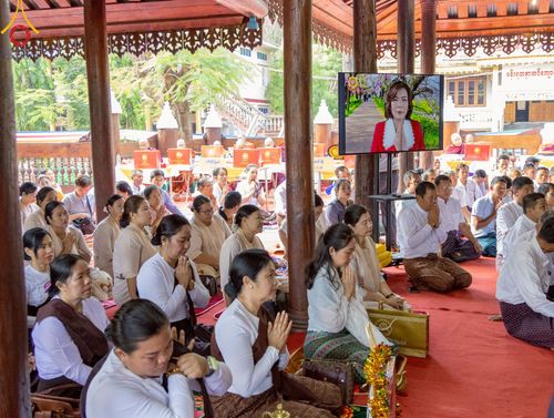 ภาพ No.220090:วันพุธที่ 16 เมษายน พ.ศ. 2568 วัดพระธรรมกายถวายมหาสังฆทาน มอบสิ่งของและทุนทรัพย์กว่า 4 ล้านบาท บรรเทาทุกข์ 181 วัดแผ่นดินไหวเมียนมา