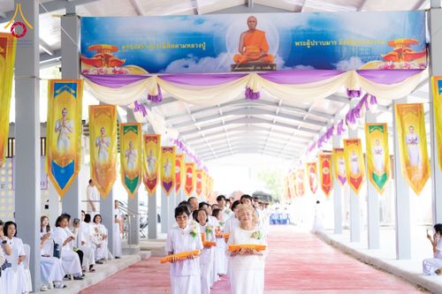 ภาพ No.174334:พิธีทอดกฐินกตัญญูบูชาธรรม ณ ศูนย์ปฏิบัติธรรมพระมงคลเทพมุนี อ.สองพี่น้อง จ.สุพรรณบุรี ในโครงการกฐินสามัคคีทั่วไทย 30,000 วัด บูชาธรรม 80 ปี หลวงพ่อธัมมชโย โดยคณะศิษยานุศิษย์วัดพระธรรมกาย วันที่ 10 พฤศจิกายน พ.ศ. 2567