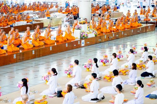 ภาพ No.165766:พิธีถวายภัตตาหารเมนูสวรรค์ วันที่ 26 ตุลาคม พ.ศ. 2567 ณ หอฉันคุณยายอาจารย์ฯ วัดพระธรรมกาย