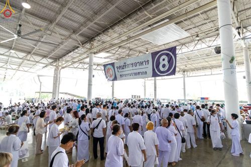 ภาพ No.58806:V.40 ภัตตาหารพระหมื่นวัด เราจัดให้ การปฏิบัติงานของเจ้าหน้าที่และอาสาสมัคร เพื่อรับบุญในการถวายภัตตาหาร แด่คณะสงฆ์ 10,000 กว่าวัดทั่วประเทศ ที่มาร่วมงานวันคุ้มครองโลก จันทร์ที่ 22 เมษายน พ.ศ. 2567 ณ วัดพระธรรมกาย