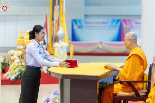 ภาพ No.124626:พิธีมอบโล่วัชรเกียรติยศ โครงการตอบปัญหาศีลธรรมเพื่อสันติภาพโลก (World-PEC) ต่างประเทศ ครั้งที่ 17 ณ ห้องแก้วสารพัดนึก 1 วัดพระธรรมกาย ในวันมาฆบูชา เสาร์ที่ 24 กุมภาพันธ์ พ.ศ. 2567