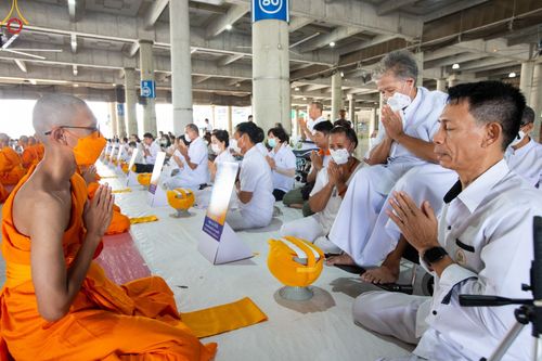 ภาพ No.84196:พิธีขอบรรพชา , พิธีขอสรณคมน์และศีล ,  พิธีรับบาตร , พิธีอุปสมบท ในโครงการบรรพชาอุปสมบทหมู่ธรรมทายาทรุ่นเข้าพรรษา และโครงการบรรพชาสามเณรโรงเรียนนานาชาติ รุ่นที่ 12 ณ โบสถ์พระไตรปิฎก วัดพระธรรมกาย วันที่ 22 กรกฎาคม พ.ศ. 2566