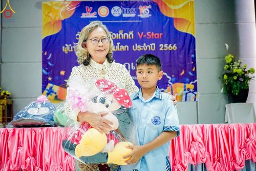 ภาพ No.105102:วันรวมพลังเด็กดี V-star ผู้นำฟื้นฟูศีลธรรมโลก จังหวัดภูเก็ต วันที่ 19 ธันวาคม พ.ศ. 2566 ณ โรงเรียนเมืองถลาง จ.ภูเก็ต