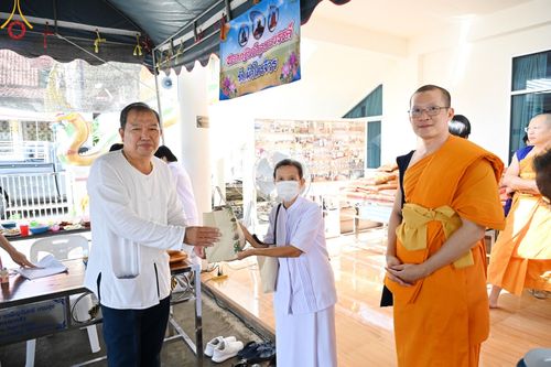 ภาพ No.170835:พิธีทอดกฐิน ณ วัดคูหาสวรรค์ จ.ราชบุรี ในโครงการกฐินสามัคคีทั่วไทย 30,000 วัด บูชาธรรม 80 ปี หลวงพ่อธัมมชโย โดยคณะศิษยานุศิษย์วัดพระธรรมกาย วันที่ 27 ตุลาคม พ.ศ. 2567