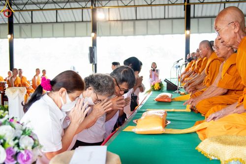 ภาพ No.92696:พิธีทอดกฐินวัดศรีวรรณวนาราม จ.ปทุมธานี และพิธีอัญเชิญพระสารีริกธาตุ วันที่ 4 พฤศจิกายน พ.ศ. 2566