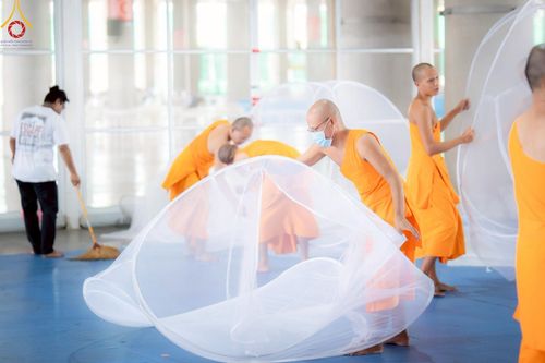 ภาพ No.218254:วันที่ 12-18 เมษายน พ.ศ. 2568 พระภิกษุและเจ้าหน้าที่อาสาสมัคร เตรียมพื้นที่ต้อนรับพักค้างพระสังฆาธิการ เนื่องในงานวันคุ้มครองโลก 22 เมษายน พ.ศ. 2568