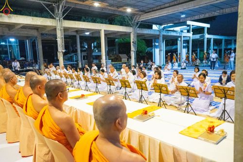 ภาพ No.188898:พิธีถวายภัตตาหารเป็นสังฆทาน แด่พระธรรมยาตรา ในโครงการธรรมยาตรา กตัญญูบูชา มหาปูชนียาจารย์ พระมงคลเทพมุนี(สด จนฺทสโร) พระผู้ปราบมาร ปีที่ 13 ณ อนุสรณ์สถานมหาวิหารพระมงคลเทพมุนี (โลตัสแลนด์) อ.สองพี่น้อง จ.สุพรรณบุรี วันที่ 4 มกราคม พ.ศ.2568