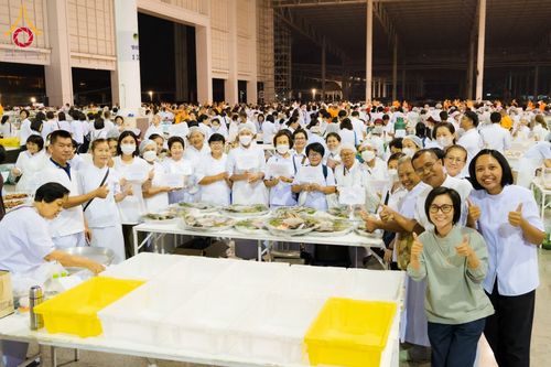 ภาพ No.121551:พิธีถวายภัตตาหารเป็นสังฆทาน แด่คณะพระธรรมยาตรา ปีที่ 12 วันที่ 31 มกราคม พ.ศ. 2567 ณ สภาธรรมกายสากล วัดพระธรรมกาย