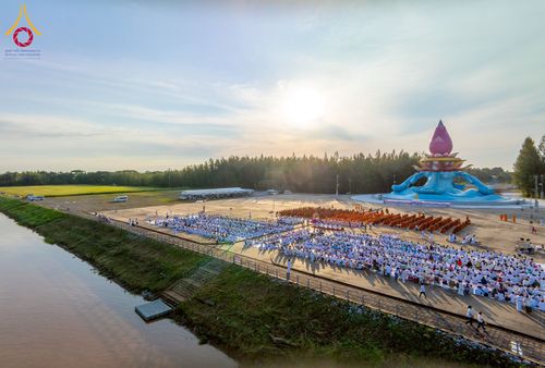 ภาพ No.250529:วันพุธที่ 8 ตุลาคม พ.ศ. 2568 พิธีตักบาตรเทโวโรหณะ ณ ลานธรรมปทุมรัตน์ธรรมเจดีย์ พุทธอุทยานนานาชาติ อ.โพนพิสัย จ.หนองคาย