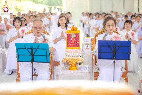 ภาพ No.175105:พิธีทอดกฐินสถาปนา แผ่นสิริฉะทะนะรัสมี(หลังคา) อาคาร 80 ปี หลวงพ่อธัมมชโย ณ ศูนย์ปฏิบัติธรรมวิหารแดง จ.สระบุรี วันเสาร์ที่ 9 พฤศจิกายน พ.ศ. 2567