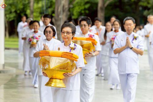 ภาพ No.227349:วันเสาร์ที่ 31 พฤษภาคม พ.ศ. 2568 พิธีเวียนประทักษิณรอบพระอุโบสถ ในพิธีอุปสมบท สามเณรเตรียม DCI รุ่นที่ 22 ณ อุโบสถพระไตรปิฎก วัดพระธรรมกาย