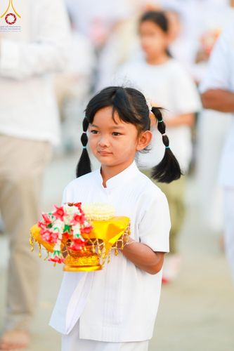 ภาพ No.133705:พิธีเวียนประทักษิณและพิธีวันทาเจดีย์ โครงการบรรพชาสามเณร ฟื้นฟูพระพุทธศาสนาทั่วไทย ณ วัดพระธรรมกาย วันเสาร์ที่ 6 เมษายน พ.ศ. 2567