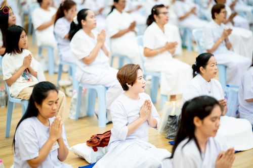 ภาพ No.242710:วันที่ 29-31 สิงหาคม พ.ศ. 2568 องค์กรภาคีเครือข่าย “บวร” (บ้าน-วัด-โรงเรียน-ราชการ) อ.คลองหลวง จัดบวชอุบาสิกาแก้ว ถวายพระราชกุศลแด่สมเด็จพระพันปีหลวง - กตัญญูบูชาแด่ผู้มีพระคุณ