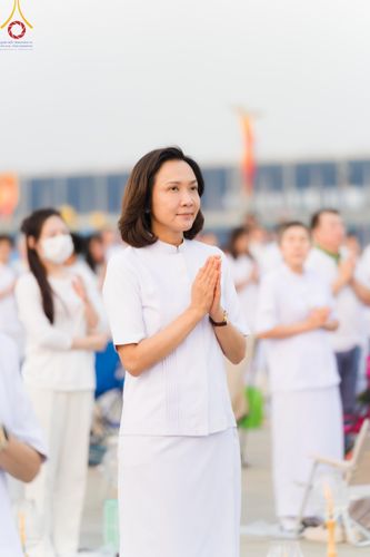 ภาพ No.121961:พิธีจุดประทีปถวายเป็นพุทธบูชา และบูชาธรรมมหาปูชนียาจารย์ พระมงคลเทพมุนี(สด จนฺทสโร) ในโครงการธรรมยาตรา กตัญญูบูชา มหาปูชนียาจารย์ พระมงคลเทพมุนี(สด จนฺทสโร) พระผู้ปราบมาร อนุสรณ์สถาน 7 แห่ง ปีที่ 12 วันที่ 31 มกราคม พ.ศ. 2567 ณ วัดพระธรรมกาย จ.ปทุมธานี