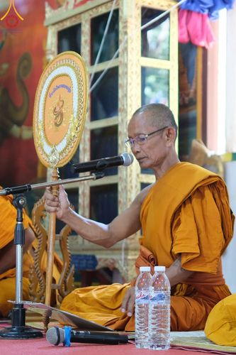 ภาพ No.168867:พิธีทอดกฐิน ณ วัดบ้านน้ำอ้อม จ.บุรีรัมย์ ในโครงการกฐินสามัคคีทั่วไทย 30,000 วัด บูชาธรรม 80 ปี หลวงพ่อธัมมชโย โดยคณะศิษยานุศิษย์วัดพระธรรมกาย วันที่ 23 ตุลาคม พ.ศ. 2567