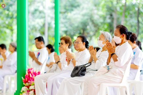 ภาพ No.227687:วันเสาร์ที่ 31 พฤษภาคม พ.ศ.2568 พิธีถวายผ้าไตรแด่สามเณรผู้เข้ารับการอุปสมบท , พิธีอุปสมบทสามเณรเตรียม DCI วัดพระธรรมกาย จ.ปทุมธานี