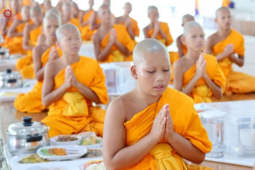 ภาพ No.213257:วันศุกร์ที่ 28 มีนาคม พ.ศ. 2568 (วันพระ แรม 15 ค่ำ เดือน 4) พิธีบุพเปตพลี ครั้งที่ 161 ร่วมอุทิศบุญแด่หมู่ญาติที่ล่วงลับไปแล้ว และสืบทอดอายุพระพุทธศาสนา ณ หอฉันคุณยายอาจารย์ฯ วัดพระธรรมกาย