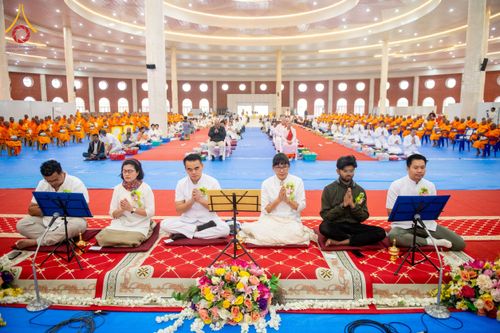 ภาพ No.210183:วันพฤหัสบดีที่ 6 มีนาคม พ.ศ. 2568 ตักบาตรฉลองสามเณรใหม่ โครงการบรรพชาสามเณรท้องถิ่นชาวเนปาล 500 รูป ณ ลุมพินี ประเทศเนปาล