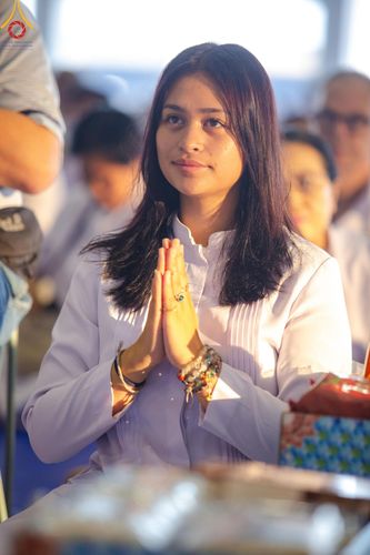 ภาพ No.167479:พิธีตักบาตรและพิธีบูชาข้าวพระ ในวันอาทิตย์ที่ 3 พฤศจิกายน พ.ศ. 2567 ณ วัดพระธรรมกาย