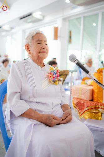 ภาพ No.169624:พิธีทอดกฐินเพื่อสร้าง หอฉันคุณยายอาจารย์ มหารัตนอุบาสิกาจันทร์ ขนนกยูง  ณ ศูนย์ปฏิบัติธรรมชลบุรี วันที่ 25 ตุลาคม พ.ศ. 2567