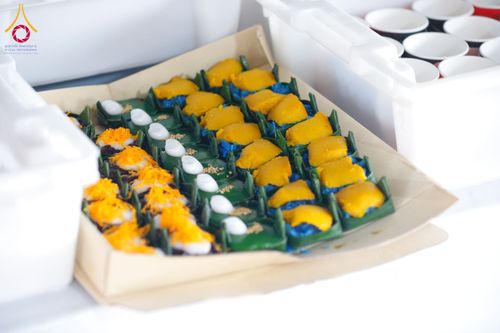 ภาพ No.128132:พิธีถวายภัตตาหารเป็นสังฆทาน แด่คณะพระธรรมยาตราฯ ในโครงการธรรมยาตราอัญเชิญพระบรมสารีริกธาตุ  ประดิษฐาน ณ มหารัตนเจดีย์สิริปทุมสวรรค์ อ.บางกล่ำ จ.สงขลา วันที่ 10 มีนาคม พ.ศ. 2567