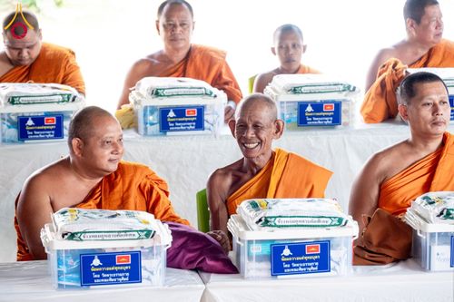 ภาพ No.143998:พิธีถวายสังฆทานแด่คณะสงฆ์ 323 วัด  ปีที่ 20 ครั้งที่  171 พิธีมอบกองทุนหนุนแรงใจช่วยครูใต้  ปีที่ 17 ครั้งที่ 136  และพิธีทำบุญอุทิศส่วนกุศลให้ผู้วายชนม์ในเหตุการณ์ไม่สงบ 4 จังหวัดชายแดนภาคใต้(ปัตตานี ยะลา นราธิวาส สงขลา) วันเสาร์ที่ 13 กรกฎาคม พ.ศ. 2567