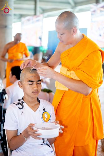 ภาพ No.214270:วันอาทิตย์ที่ 30 มีนาคม พ.ศ. 2568  พิธีปลงผมสามเณรฟื้นฟูทั่วไทย ณ มหารัตนวิหารคด คอร์ 22 วัดพระธรรมกาย จ.ปทุมธานี