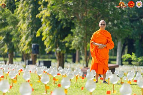 ภาพ No.224789:วันที่ 11 -12 พฤษภาคม พ.ศ. 2568 คณะพระอาจารย์ เจ้าหน้าที่ อาสาสมัคร นักศึกษา ทั้งชาวอินโดนีเซีย และชาวไทย ร่วมแรงร่วมใจ เตรียมงาน เก็บงาน ในวันวิสาขบูชา ณ พระมหาเจดีย์บรมพุทโธ ประเทศอินโดนีเซีย