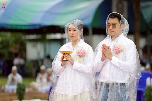 ภาพ No.234062:วันอาทิตย์ที่ 20 กรกฎาคม พ.ศ.2568 พิธีทอดผ้าป่า และพิธีตอกเสาเข็มต้นแรก สร้างอาคารปฏิบัติธรรมพระมงคลเทพมุนี ณ ศูนย์ปฏิบัติธรรมสุราษฏร์ธานี