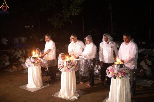 ภาพ No.141034:PhotoStory มหาศรัทธา ธรรมยาตราศรีลังกา EP.6 พิธีจุดวิสาขประทีป 6 วัด ถวายเป็น พุทธบูชา  โครงการสยาม-ลังกา ธรรมยาตรา  ฉลองเทศกาลวิสาขบูชาแห่งชาติ ศรีลังกา  บูชาธรรม 80 ปี หลวงพ่อธัมมชโย วันที่ 16 พฤษภาคม พ.ศ. 2567