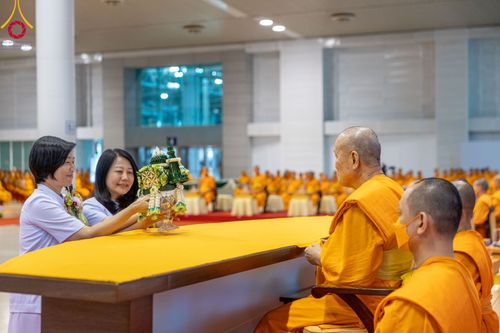 ภาพ No.95262:พิธีมุทิตาพระมหาเถระและพระเถระ ครั้งที่ 29 วันอาทิตย์ที่ 19 พฤศจิกายน พ.ศ. 2566 ณ ห้องแก้วสารพัดนึก สภาธรรมกายสากล วัดพระธรรมกาย