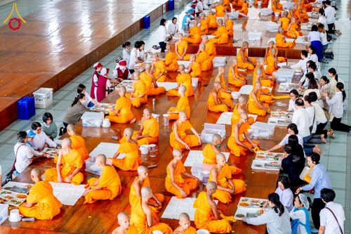 ภาพ No.271098:วันพุธที่ 20 พฤศจิกายน พ.ศ.2568 (วันพระ แรม 15 ค่ำ เดือน 12) พิธีบุพเปตพลี ครั้งที่ 173 ร่วมอุทิศบุญแด่หมู่ญาติที่ล่วงลับไปแล้ว และสืบทอดอายุพระพุทธศาสนา ณ หอฉันคุณยายอาจารย์ฯ วัดพระธรรมกาย