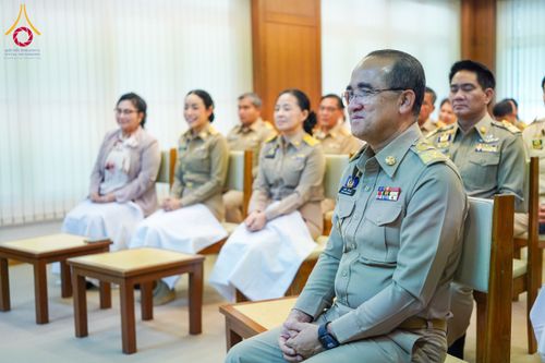 ภาพ No.201914:ผู้ว่าปทุมฯ มอบแนวทางการขับเคลื่อนพัฒนาจังหวัดฯ แก่หัวหน้าส่วนราชการ ผู้บริหารท้องถิ่น กำนัน ผู้ใหญ่บ้าน อ.คลองหลวง วันอังคารที่ 21 มกราคม พ.ศ. 2568