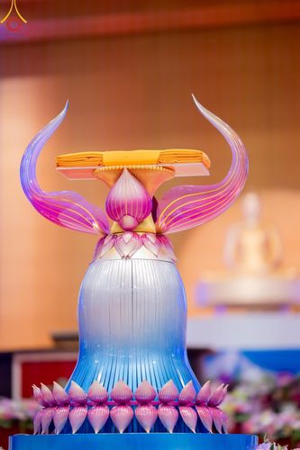 ภาพ No.177956:พิธีทอดผ้าป่าต้นสมบัติจักรพรรดิ ในวันอาทิตย์ที่ 1 ธันวาคม พ.ศ. 2567 ณ สภาธรรมกายสากล วัดพระธรรมกาย