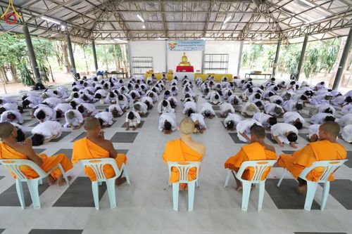 ภาพ No.152399:พิธีมอบสไบแก้ว โครงการอบรมอุบาสิกาแก้วจังหวัดบุรีรัมย์รุ่นที่ 1 วันที่ 6-8 กันยายน พ.ศ. 2567