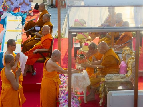 ภาพ No.219566:วันอังคารที่ 22 เมษายน พ.ศ. 2568 พิธีถวายมหาสังฆทานคณะสงฆ์ 40,000 กว่าวัดทั่วประเทศ เนื่องในวันคุ้มครองโลก ณ วัดพระธรรมกาย จ.ปทุมธานี