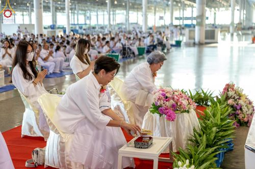 ภาพ No.158917:พิธีตักบาตร ในวันอาทิตย์ต้นเดือน วันที่ 6 ตุลาคม พ.ศ. 2567 ณ สภาธรรมกายสากล วัดพระธรรมกาย