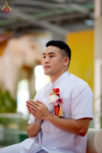 ภาพ No.61245:พิธีตักบาตรฉลองพระใหม่ รุ่นบูชาธรรมโครงการ 1-2 โครงการบรรพชาอุปสมบทหมู่ธรรมทายาท บูชาธรรมหลวงพ่อธัมมชโย 80 ปี ณ โถงช้างสำนักงานใหญ่ วัดพระธรรมกาย วันที่ 20 เมษายน พ.ศ. 2567