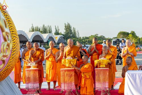 ภาพ No.211616:วันอาทิตย์ที่ 16 มีนาคม พ.ศ. 2568 พิธีอัญเชิญพระบรมสารีริกธาตุ ประดิษฐาน ณ ปทุมเจดีย์ ศูนย์อบรมเยาวชนปัตตานี